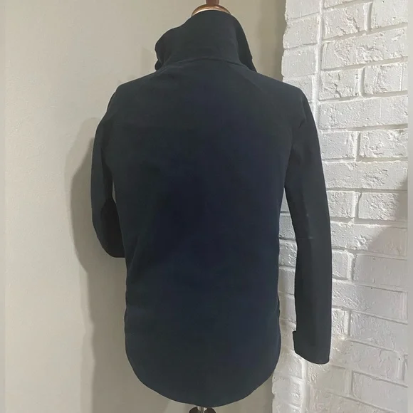 Women’s Nike Black Hi-Lo Zip-Up Jacket - Picture 5 of 6